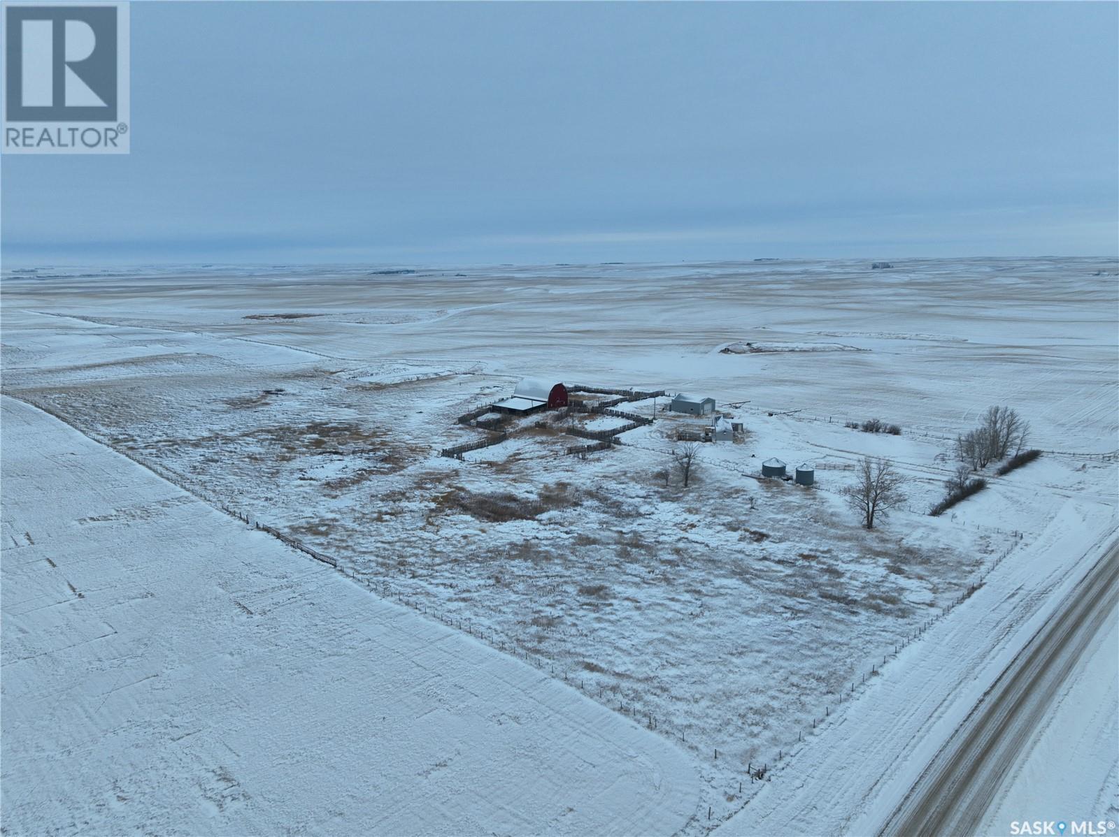 Lake Johnston Farm, Lake Johnston Rm No. 102, Saskatchewan  S0H 3G0 - Photo 15 - SK989069