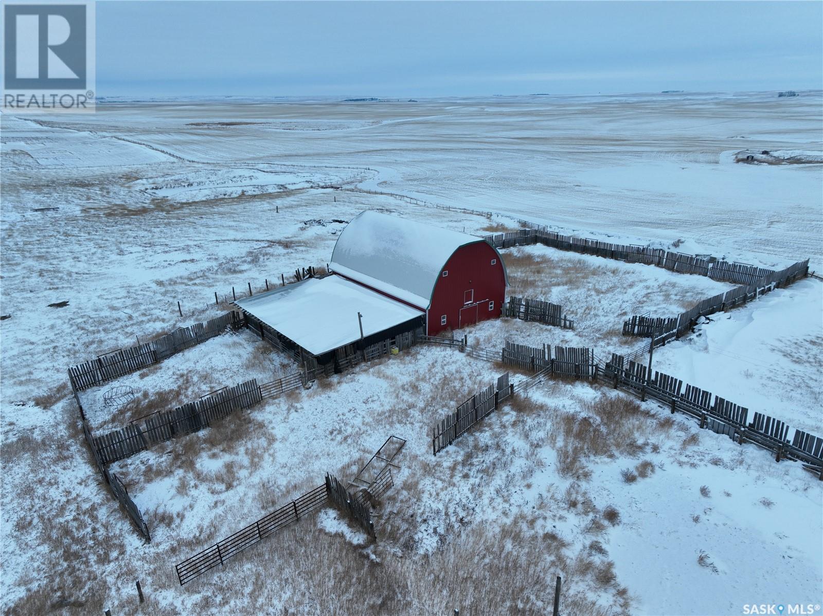 Lake Johnston Farm, Lake Johnston Rm No. 102, Saskatchewan  S0H 3G0 - Photo 17 - SK989069