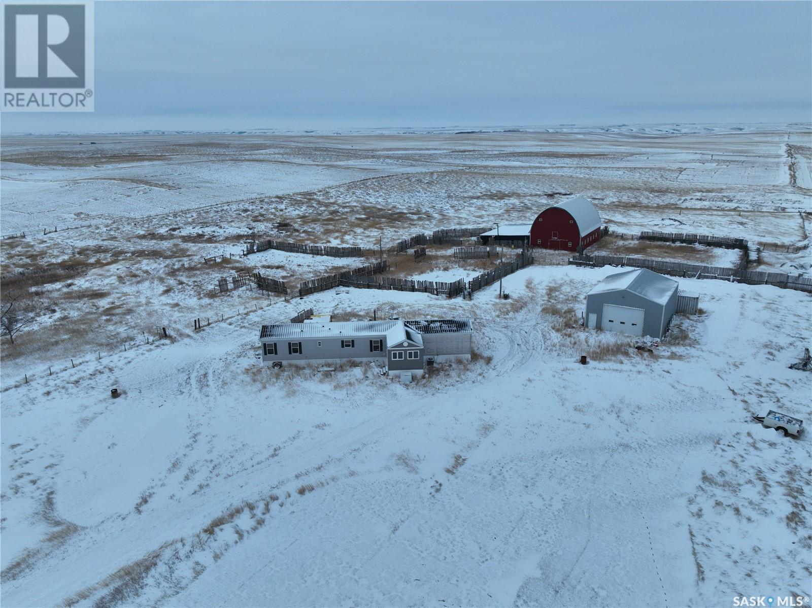 Lake Johnston Farm, Lake Johnston Rm No. 102, Saskatchewan  S0H 3G0 - Photo 23 - SK989069