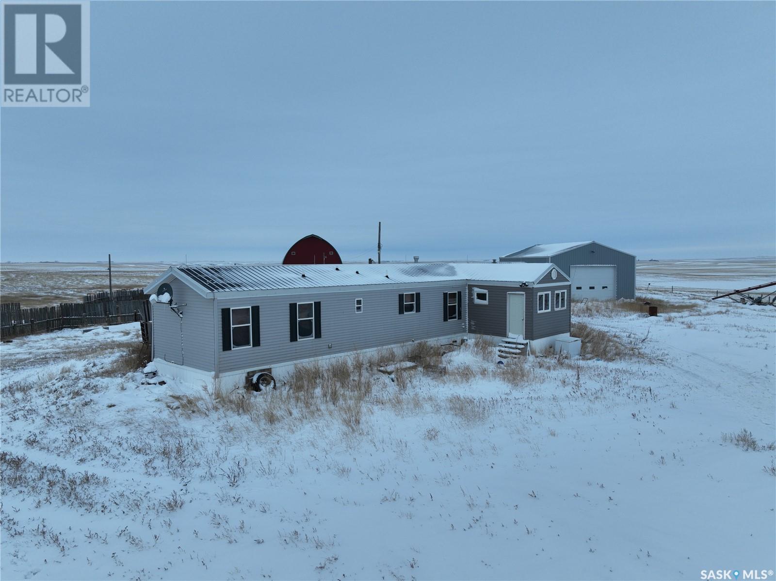 Lake Johnston Farm, Lake Johnston Rm No. 102, Saskatchewan  S0H 3G0 - Photo 24 - SK989069