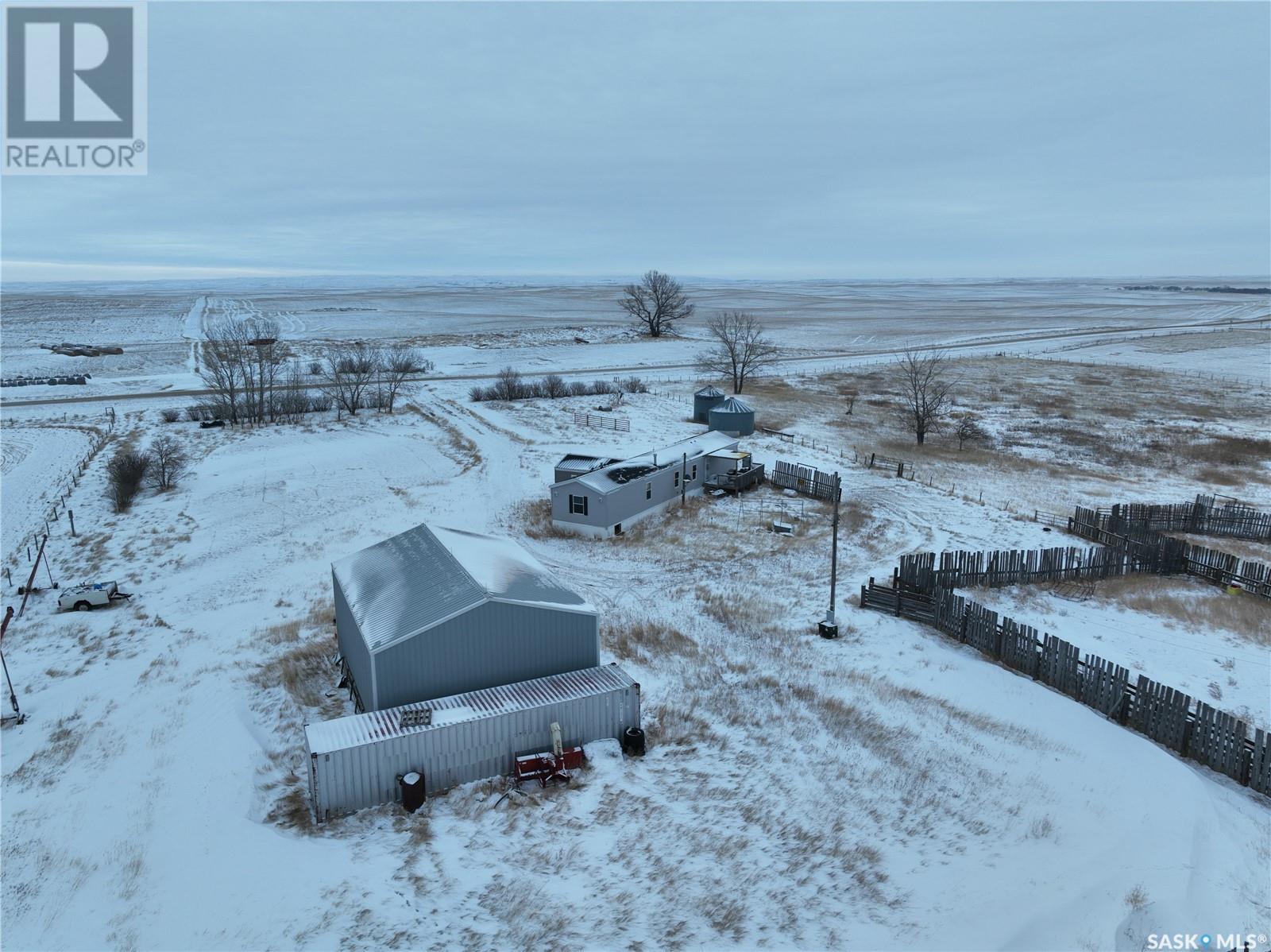 Lake Johnston Farm, Lake Johnston Rm No. 102, Saskatchewan  S0H 3G0 - Photo 30 - SK989069