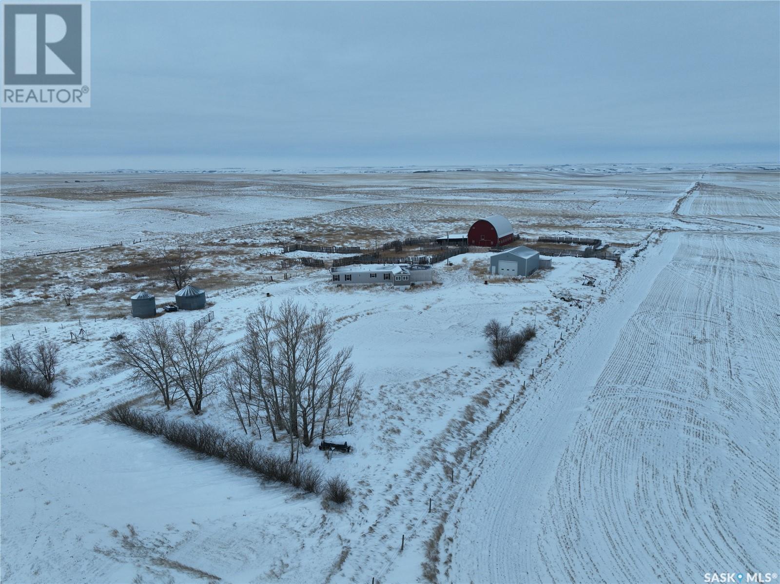 Lake Johnston Farm, Lake Johnston Rm No. 102, Saskatchewan  S0H 3G0 - Photo 31 - SK989069