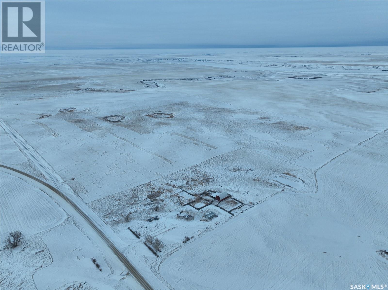 Lake Johnston Farm, Lake Johnston Rm No. 102, Saskatchewan  S0H 3G0 - Photo 4 - SK989069