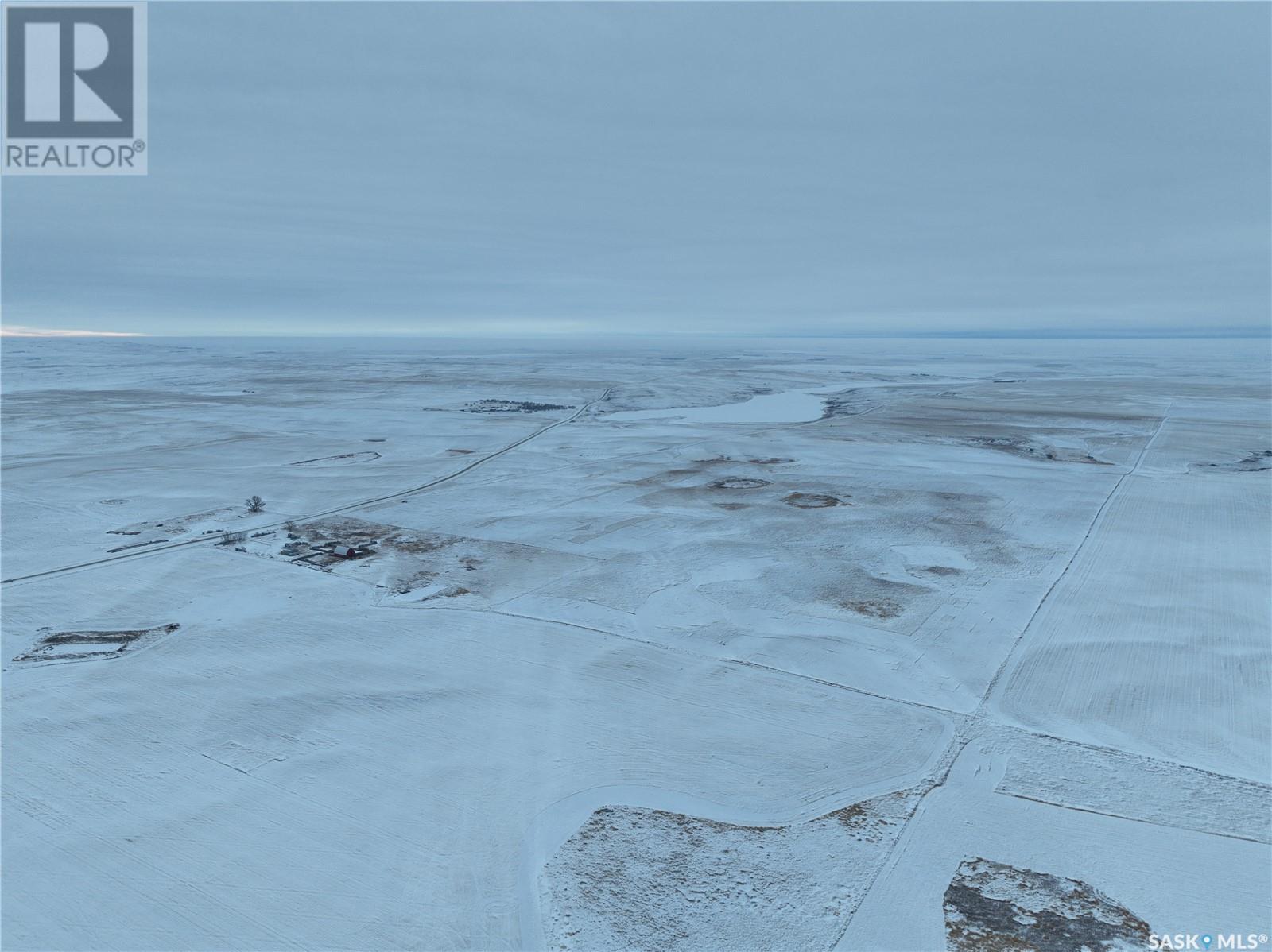 Lake Johnston Farm, Lake Johnston Rm No. 102, Saskatchewan  S0H 3G0 - Photo 5 - SK989069