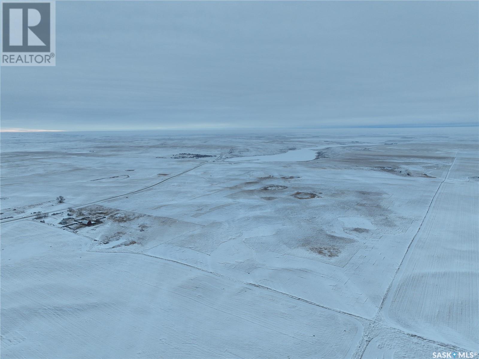 Lake Johnston Farm, Lake Johnston Rm No. 102, Saskatchewan  S0H 3G0 - Photo 6 - SK989069